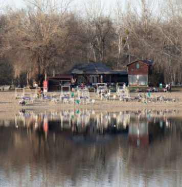 Dušica je otišla na nudističku plažu, a nakon 10 minuta doživela NAJVEĆU SRAMOTU: “Kad sam vidjela ko je stao ispred mene, zaprepastila sam se” Dušica je otišla na nudističku plažu, a nakon 10 minuta doživela NAJVEĆU SRAMOTU: “Kad sam vidjela ko je stao ispred mene, zaprepastila sam se” - featured image