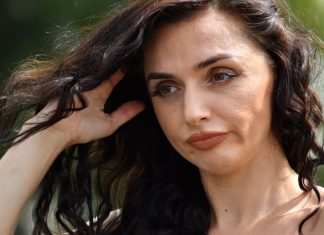 Olga je preko interneta kupila polovan telefon, a u njemu pronašla jezive snimke nepoznate žene: Poslednji video ju je naterao da pozove policiju Olga je preko interneta kupila polovan telefon, a u njemu pronašla jezive snimke nepoznate žene: Poslednji video ju je naterao da pozove policiju - featured image
