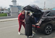 “PUTUJ SA ANĐELIMA I POZDRAVI MI ĆAĆU”: Tuga u domu srpske pevačice, slomljena zbog gubitka "PUTUJ SA ANĐELIMA I POZDRAVI MI ĆAĆU": Tuga u domu srpske pevačice, slomljena zbog gubitka - featured image