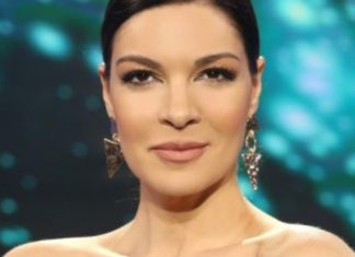 Jedna od najzgodnijih Zvezda Granda skinula kratke haljinice i šminku, pokrila se, pa objavila sliku iz poslanikove džamije: Sve je kao u snu – naišIa na gr0zne komentare. Jedna od najzgodnijih Zvezda Granda skinula kratke haljinice i šminku, pokrila se, pa objavila sliku iz poslanikove džamije: Sve je kao u snu – naišIa na gr0zne komentare. - featured image