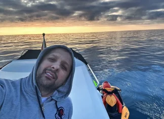 Naš pevač na jahti sa pet žena, a od trudne supruge ni traga ni glasa: “Oprosti mi!”