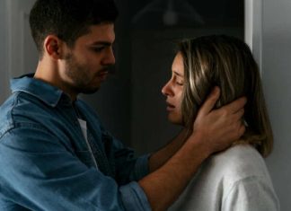Ovo je prva stvar koju muškarac radi nakon što dođe kući od ljubavnice Ovo je prva stvar koju muškarac radi nakon što dođe kući od ljubavnice - featured image