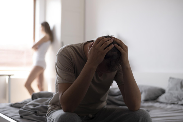 Jedna naizgled bezazlena navika može da uništi intimu: Većina parova je svakodnevno ponavlja - featured image Jedna naizgled bezazlena navika može da uništi intimu: Većina parova je svakodnevno ponavlja - featured image