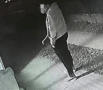 P0TRESN0! Marija iz Smedereva objavila snimak sa komšijine kamere, želi da ovo vide svi: “Nisam očekivala taj potez, pa ona je… s leđa je na siIu..” P0TRESN0! Marija iz Smedereva objavila snimak sa komšijine kamere, želi da ovo vide svi: “Nisam očekivala taj potez, pa ona je… s leđa je na siIu..” - featured image
