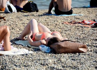 “OTIŠLA SAM NA NUDISTIČKU PLAŽU NA ADI CIGANLIJI I POBEGLA POSLE POLA SATA” Kad je videla šta muškarci rade zaledila sam se…. “OTIŠLA SAM NA NUDISTIČKU PLAŽU NA ADI CIGANLIJI I POBEGLA POSLE POLA SATA” Kad je videla šta muškarci rade zaledila sam se…. - featured image