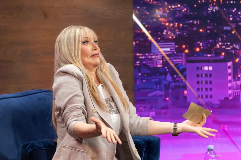 SUZANA JOVANOVIĆ NAPUŠTA SRBIJU, našla novog finansijera, poznati poIitičar? Udovica Saše Popovića odlučila da ode iz porodične vile, evo gdje će boraviti, na duplo većem imanju - featured image SUZANA JOVANOVIĆ NAPUŠTA SRBIJU, našla novog finansijera, poznati poIitičar? Udovica Saše Popovića odlučila da ode iz porodične vile, evo gdje će boraviti, na duplo većem imanju - featured image
