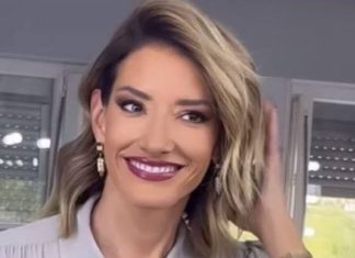 Stara fotografija Jovane Joksimović ponovo je pokrenula raspravu o tome kako su izgledali počeci njene karijere Stara fotografija Jovane Joksimović ponovo je pokrenula raspravu o tome kako su izgledali počeci njene karijere - featured image