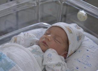 Moja trudna supruga umrla je od COVID-a nakon što su liječnici spasili našu djevojčicu – Tri dana poslije potpisao sam dokumente kojima se odričem naše kćeri Moja trudna supruga umrla je od COVID-a nakon što su liječnici spasili našu djevojčicu – Tri dana poslije potpisao sam dokumente kojima se odričem naše kćeri - featured image