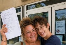 Posvojila sam tinejdžera kojeg je prije mene vratilo deset obitelji, a dva tjedna kasnije priznao mi je zašto ih je namjerno tjerao od sebe — no ono što smo pronašli u njegovu starom dosjeu promijenilo je sve Posvojila sam tinejdžera kojeg je prije mene vratilo deset obitelji, a dva tjedna kasnije priznao mi je zašto ih je namjerno tjerao od sebe — no ono što smo pronašli u njegovu starom dosjeu promijenilo je sve - featured image