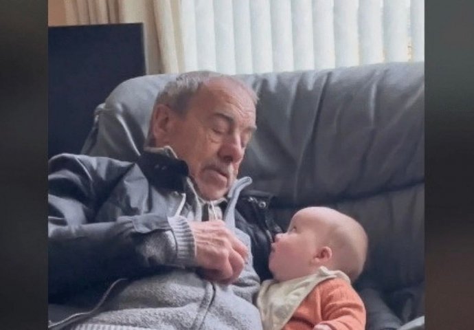 OSTAVILI SU BEBU NA TRENUTAK SA DEDOM: Kada su se vratili nisu mogli da vjeruju šta su zatekli! - featured image OSTAVILI SU BEBU NA TRENUTAK SA DEDOM: Kada su se vratili nisu mogli da vjeruju šta su zatekli! - featured image