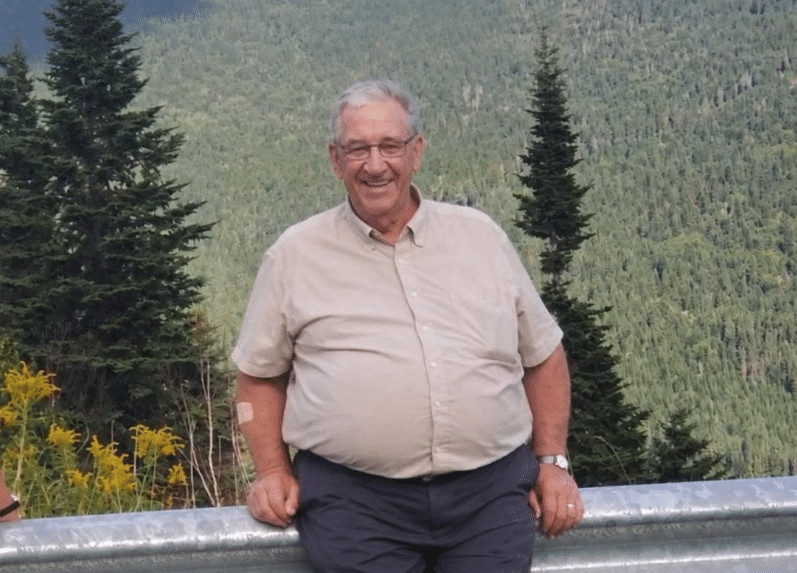 Kad mi se Parkinsonova bolest pogoršala, moja su djeca počela šaptati iza mojih leđa, uzela su mi ključeve od kuće i moje dokumente… A onda su me jednog jutra odvezla u planine i rekla mi da izađem - featured image