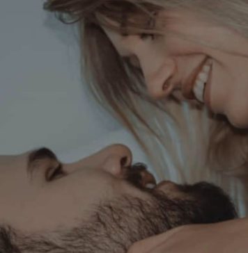 Ovo je najveća muška slabost u krevetu – žena koja to zna ima moć nad njim Ovo je najveća muška slabost u krevetu – žena koja to zna ima moć nad njim - featured image