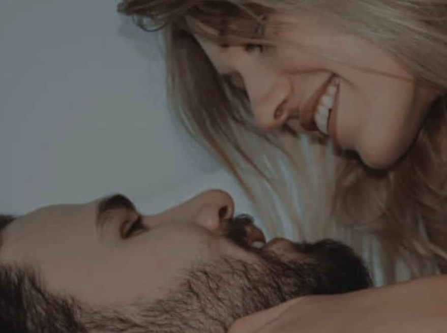 Ovo je najveća muška slabost u krevetu – žena koja to zna ima moć nad njim - featured image Ovo je najveća muška slabost u krevetu – žena koja to zna ima moć nad njim - featured image